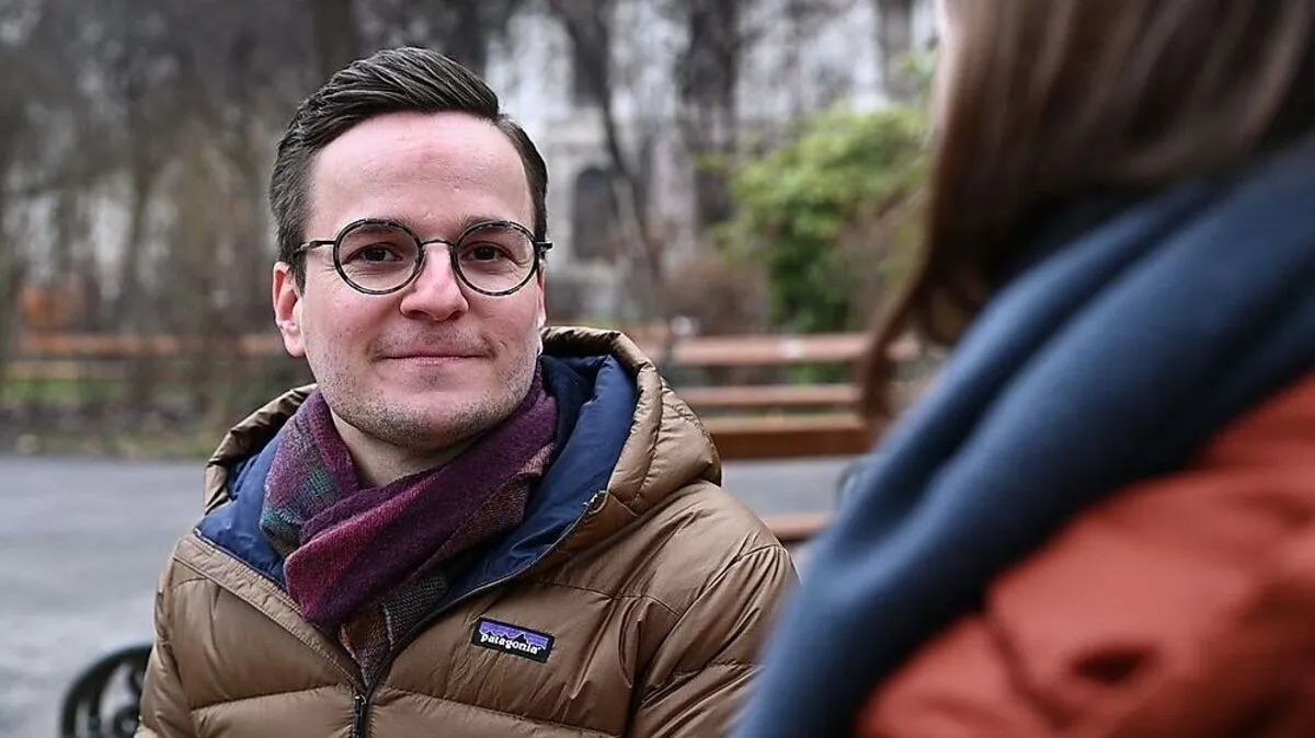 Daniel Gunz lebt als Historiker in Wien und arbeitet an seiner Doktorarbeit