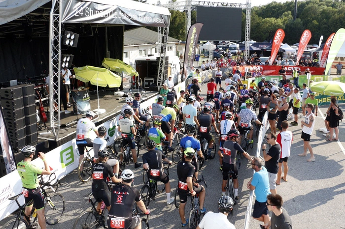 Über 900 Radsportbegeisterte aus Österreich und Deutschland...