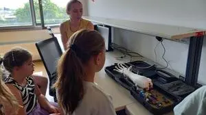 Einblicke in die unterschiedlichen Bereiche der Medizintechnik für ein junges Publikum