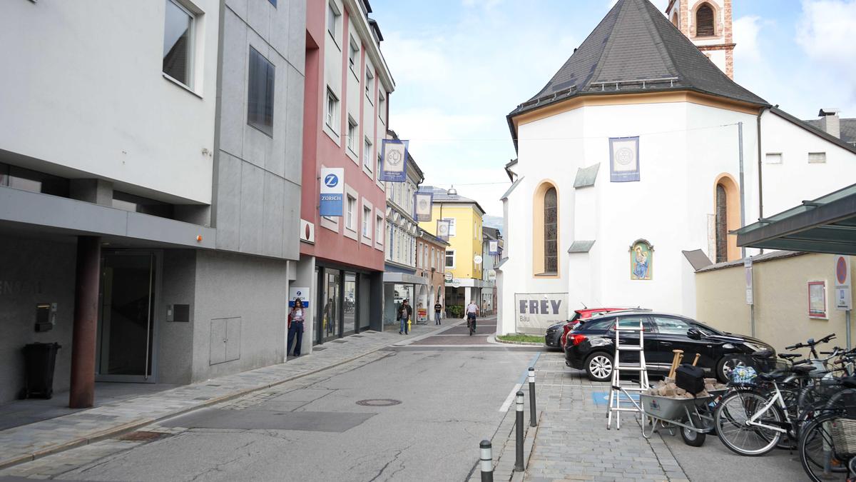 Die Pflasterungsarbeiten in der Muchargasse in Lienz gehen in die zweite Runde