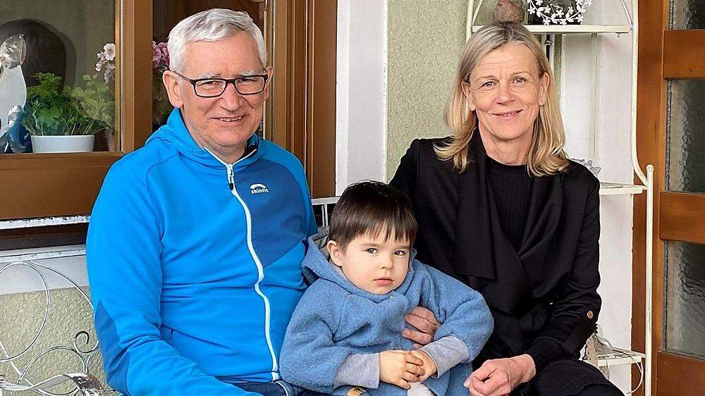 Alfred Gert mit Ehefrau Barbara und Enkelsohn Luca