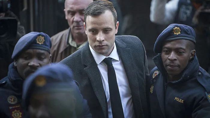 Der wegen Mordes inhaftierte Paralympics-Sieger Oscar Pistorius (Südafrika) ist wegen einer Verletzung im Krankenhaus-Trakt des Gefängnisses in Pretoria behandelt worden