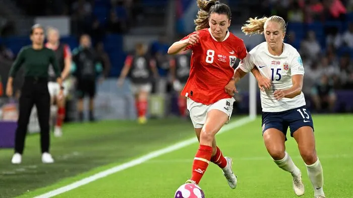 Barbara Dunst (links) verkörpert die neue Spielphilosophie