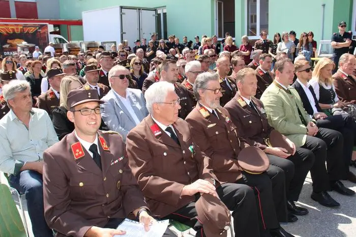 Unter den Festgästen waren unter anderen Landesfeuerwehrkommandant-Stellvertreter Christian Leitgeb, ABI Josef Pirstinger, Bundesrätin Elisabeth Grossmann, Landtagsabgeordneter und Bürgermeister Erwin Dirnberger (Söding-St. Johann), die Bürgermeister Lukas Vogl (Krottendorf-Gaisfeld), Roman Neumann (Ligist) und Engelbert Huber (Mooskirchen).
