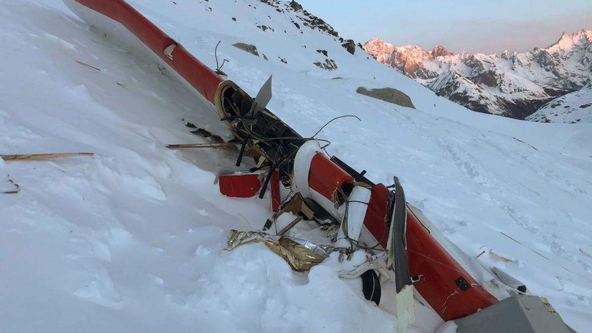 Mehrere Tote gab es nach dem Zusammenstoß eines Helikopters mit einem Kleinflugzeug über dem norditalienischen Skigebiet La Thuile