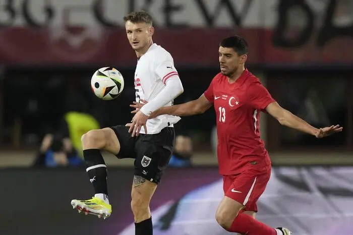 Stefan Posch 4
Versuchte sich immer wieder in die Offensive einzuschalten und gab eine Empfehlung für die Euro ab. Auf der rechten Außenverteidiger-Position derzeit wohl gesetzt.