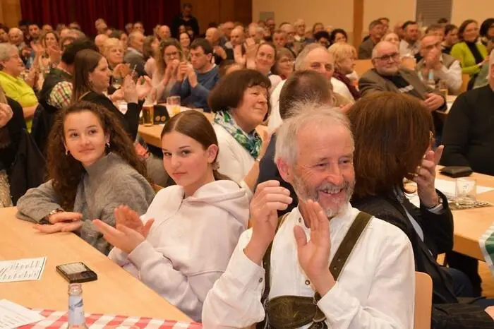 Beim Konzert blieb kein Platz leer, die Halle war ausverkauft. 