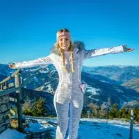 Melissa Naschenweng war schon mehrfach selbst als Gast in der Show „Zauberhafte Weihnacht im Land der ‚Stillen Nacht‘“, heuer soll sie die Sendung erstmals selbst moderieren