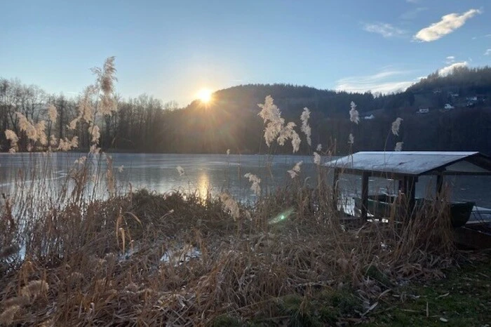 Ihr Kraftplatzerl hat Leserreporterin Erika Spirk vor Kurzem besucht: Den Fischteich am Golfplatz in Maria Lankowitz. Dort hat sie dieses schöne Bild eingefangen.