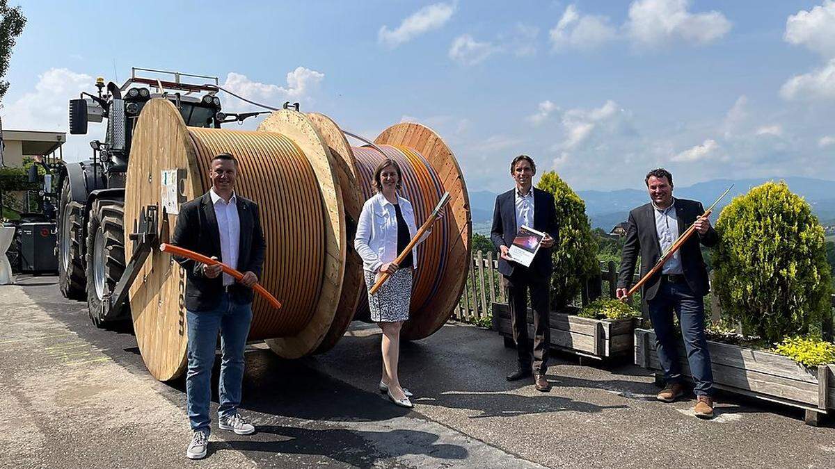 Kitzecker Vizebürgermeister Patrick Pronegg, Landesrätin Barbara Eibinger-Miedl, Nationalratsabgeordneter Joachim Schnabel, Bürgermeister von Kitzeck Josef Fischer