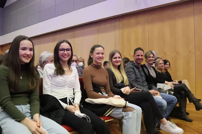 Jung und alt füllten den Saal um in den Genuss einer bunte Auswahl von Musicalhighlights zu kommen