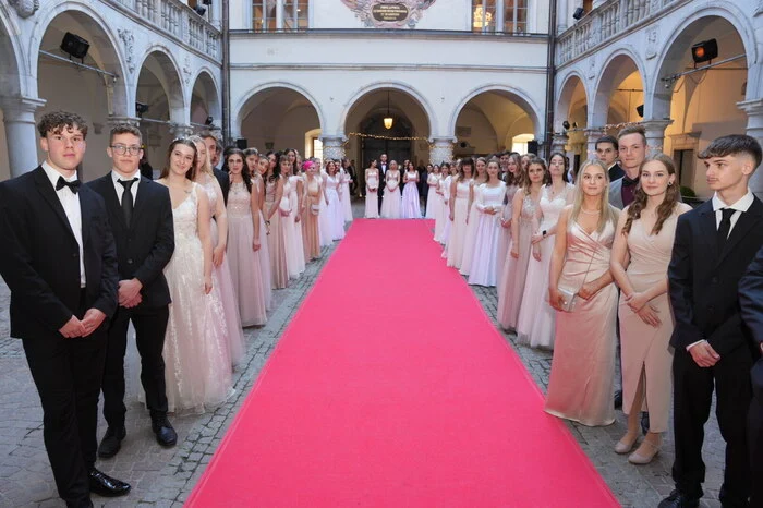 Klicken Sie sich bitte durch die weiteren Fotos dieser Serie!