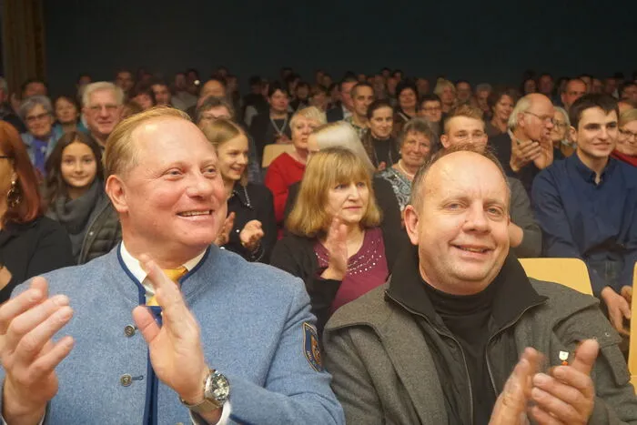 Bürgermeister und Präsident der Stadtkapelle Dieter Dohr (links) mit Stadtrat Alexander Pichler (rechts)