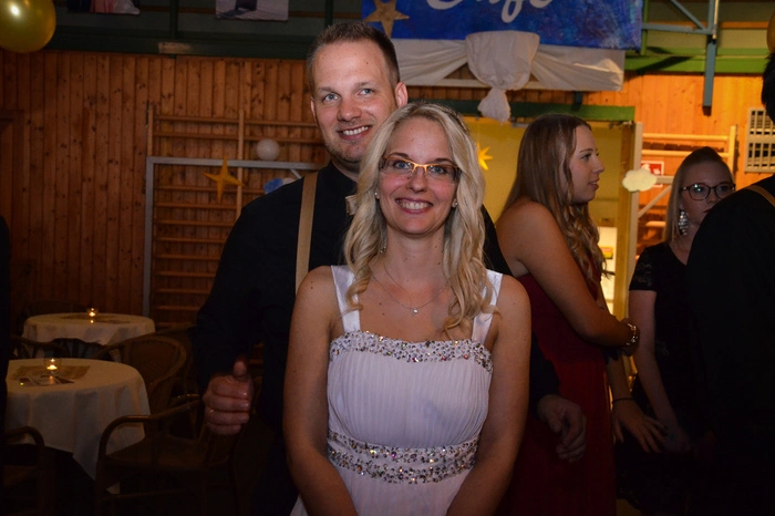 Die schönsten Fotos von der Maturaballnacht der HLW Hartberg. Klicken Sie sich durch!