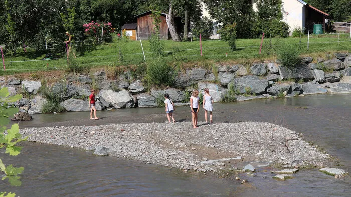 Bei der Tiebelparkeröffnung wurde schon fleißig auf der Insel in der Tiebel gespielt.