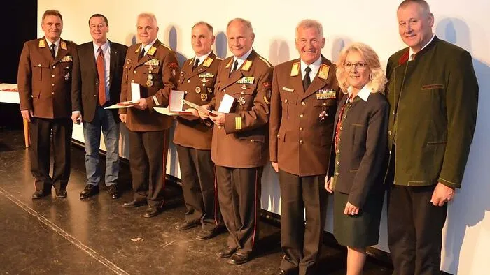 Beim Bereichsfeuerwehrtag wurden auch zahlreiche Ehrungen durchgeführt