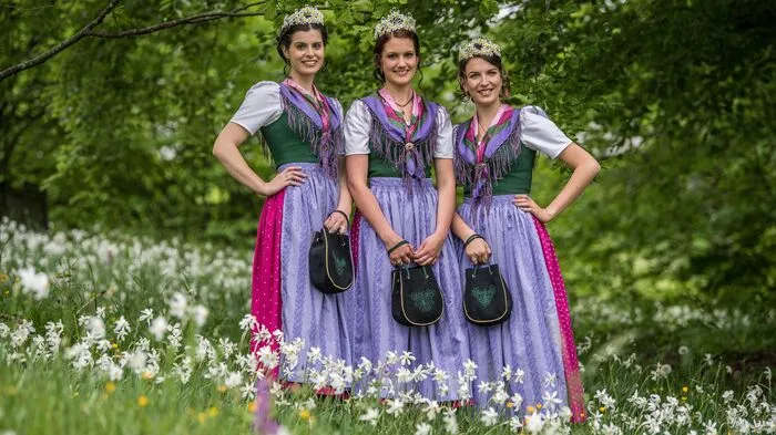 Am Samstagabend wurden sie gewählt, am Sonntagvormittag stand für sie schon das erste Fotoshooting an ....