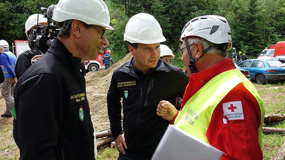 Michael Schickhofer zeigte sich von den Möglichkeiten im Einsatzübungszentrum de Roten Kreuzes angetan. 