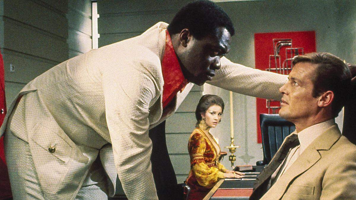 Yaphet Kotto mit Roger Moore im James-Bond-Abenteuer von 1973