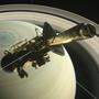 Cassini über dem Saturn-Nordpol (Illustration)