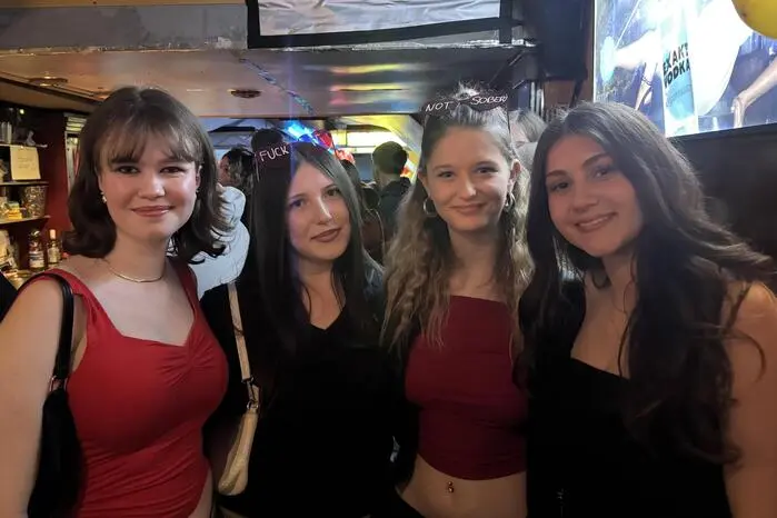Zahlreiche Besucherinnen und Besucher feierten gemeinsam mit dem kommenden Maturajahrgang die Bekanntgabe des lang erarbeiteten Mottos.