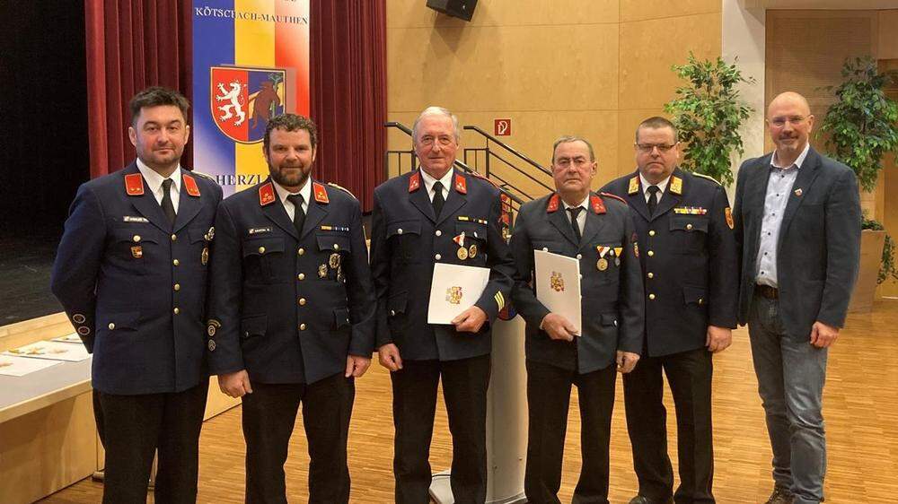 Oswald Winkler, Josef Maier und Andreas Zankl wurden für ihre 50-jährige Feuerwehrtätigkeit geehrt