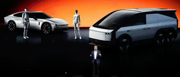 He Xiaopeng, CEO von Xpeng, inmitten neuer Autos und Roboter: „Wir sind eine Technologiefirma, die auch Autos baut. Aber wir sind kein Autohersteller, der auch KI macht.“