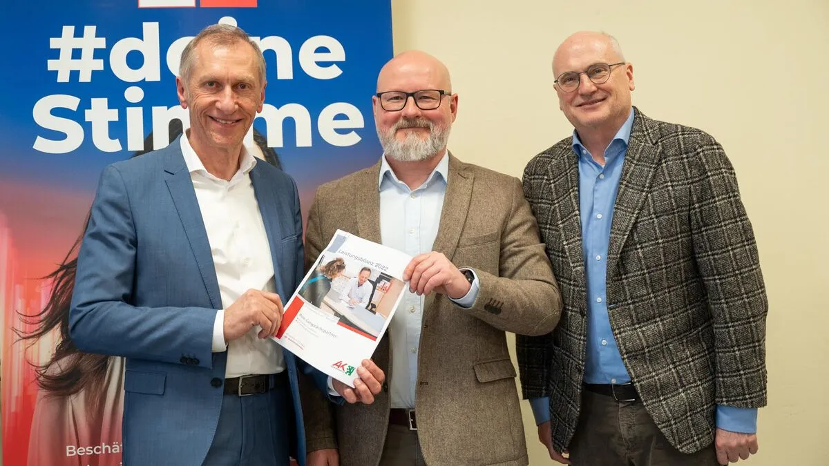 Präsident Josef Pesserl, Regionalstellenleiter Elmar Tuttinger und Direktor Wolfgang Bartosch