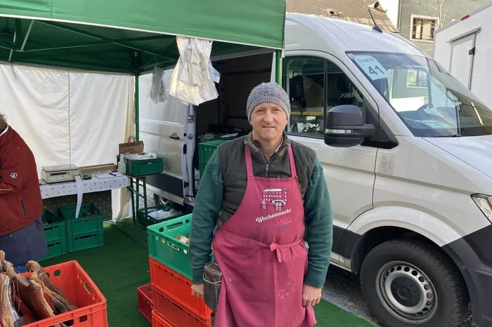 Heinrich Preis: Die Frequenz hat eher zugenommen. Einerseits zeigt das, dass der Markt hier am Rathausplatz ein Erfolg ist. Andererseits ist Corona aber sicher auch ein Grund. Denn der Markt ist ein Ort wo man andere Menschen trifft und man ein bisserl ratschen kann.