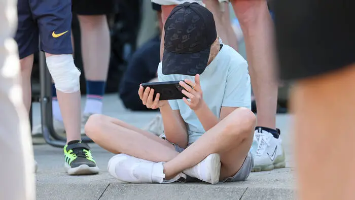 Kinder unter 14 sollen künftig keinen Zugang mehr zu Instagram, TikTok und Co. haben