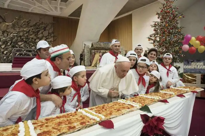 Der Papst erhielt am Sonntag auch Glückwünsche von Kindern der Hilfseinrichtung "Dispensario Pediatrico. 