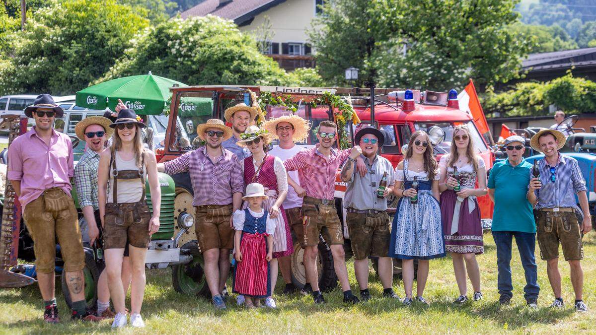 Buntes Treiben der der Oldtimer-Rallye in Dölsach 