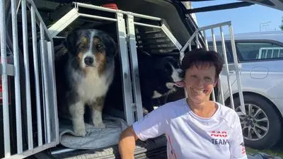 Susanne Brodtrager aus Riegersburg mit ihren Hunden Maya und Destiny