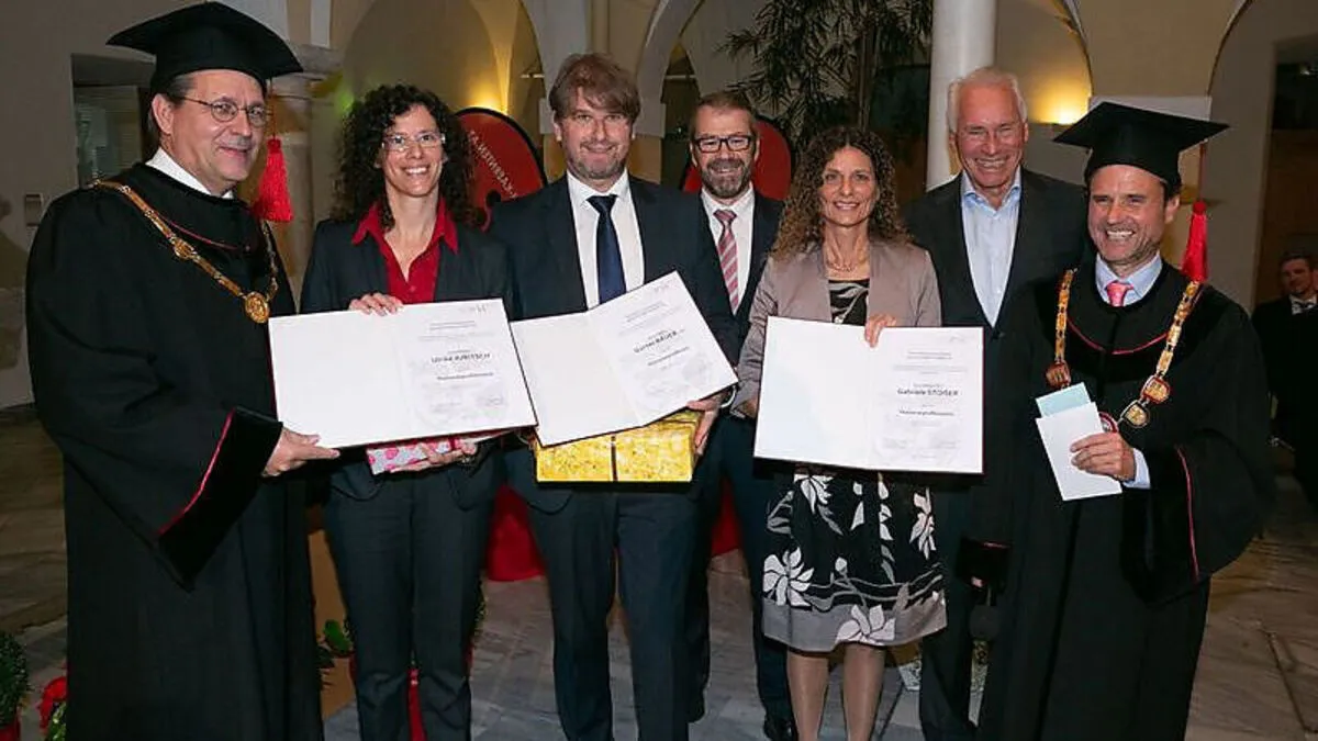 Von links: Dietmar Brodel, (Studienbereichsleiter Wirtschaft & Management, FH Kärnten), Ulrike Juritsch,  Günter Bauer, Siegfried Spanz (Geschäftsführung FH Kärnten),  Gabriele Stoiser, Reinhard Iro (Stiftungsvorstand FH Kärnten) und Peter Granig (Rektor FH Kärnten)
