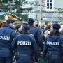 Polizeipräsenz, Christkindlmarkt, Weihnachtsmarkt, Sujet