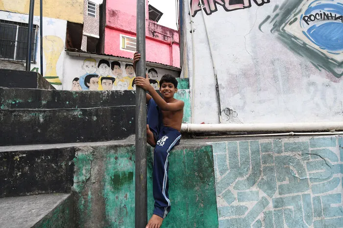 Ein Blick nach Rio abseits von Sport und Glamour in die Favela "Rocinha", die kleine Farm Rios.