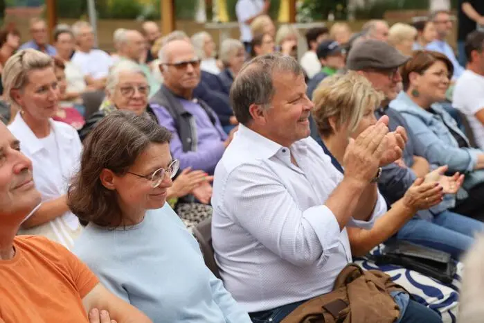 Ein gelungener humorvoller Abend, wie die vielen Beifallsstürme des Publikums bewiesen