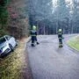 Mit einer Seilwinde barg die Feuerwehr Mooskirchen das Auto