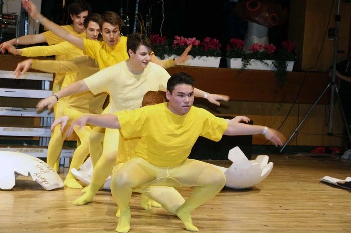 Unter dem Ballmotto "Welcome to Wonderland" begeisterte die von der Tanzschule Kummer aus Graz einstudierte Polonaise und Mitternachtseinlage...