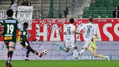 Der Moment des Spiels als Kingstone Mutandwa zum 2:1 einnetzte