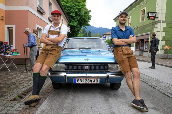 Oldtimer-Liebhaber aus nah und fern ließen es sich jedoch nicht nehmen, sich zum traditionellen Ennstal-Classic-Termin in Gröbming zu treffen.