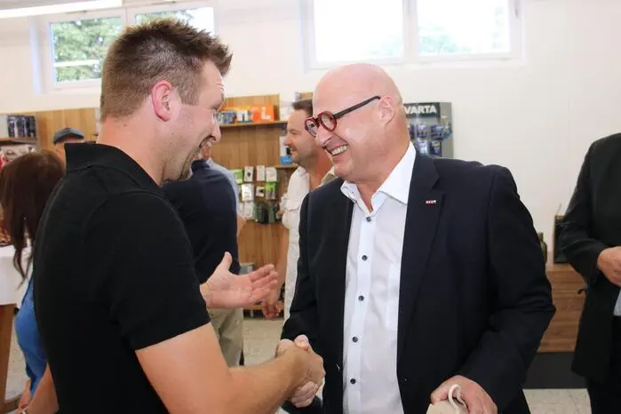 ... sowie WKO-Regionalstellenobmann Peter Sükar.