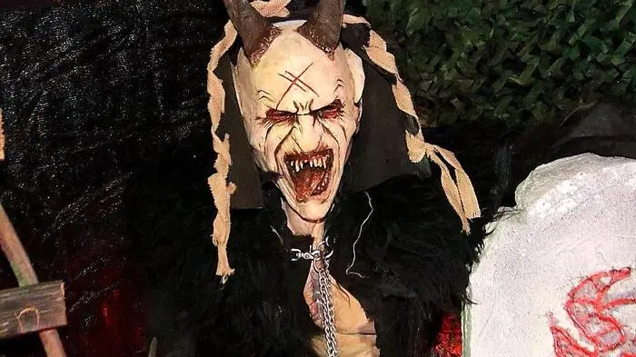 Der Verein Wubartl mit Obmann Michael Schwarzenbacher an der Spitze lud am vergangenen Wochenende zur Krampusmaskenausstellung in den Turnsaal der Volksschule Kainach ein.
