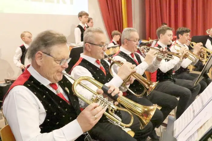 Ein Video vom Jubiläumskonzert gibt es auf Facebook Kleine Zeitung St. Veit/Feldkirchen zu sehen! Klicken Sie sich durch die Fotogalerie!             