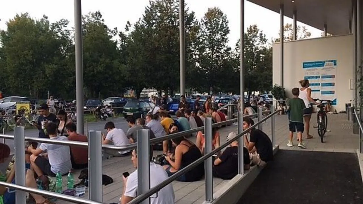 Die Überwachungskamera des Minimundus hält die Pokémon-Jäger täglich fest