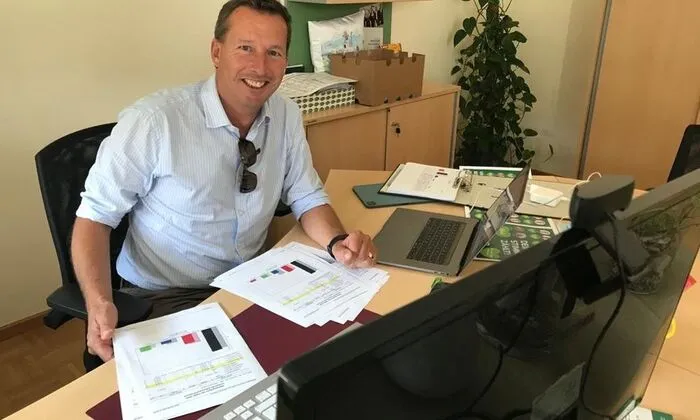 ÖVP-Bezirksparteiobmann Andreas Kinsky im Bezirksparteibüro