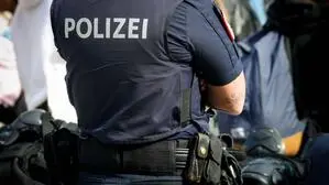 Bei einer Polizeikontrolle fiel auf, dass die jungen Erwachsenen falsche Ausweise dabei hatten