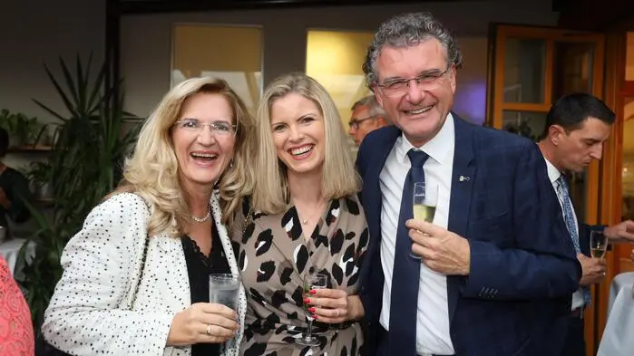 In der Hofbergstubn Wippl trafen sich Mitglieder und Freunde vom Lions Club Veste Riegersburg bei einer Charity Gala, ...