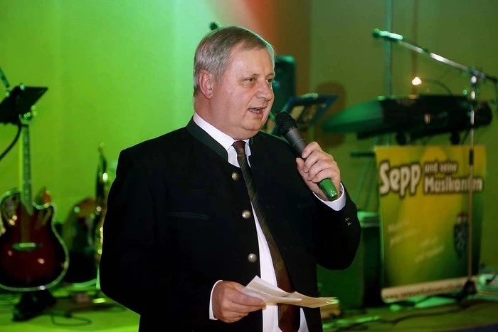 „Der Reinerlös des Abends kommt Biotopverbesserungen in unserer Gemeinde zugute“, berichtete Ballobmann Franz Haberl in seinen Grußworten.