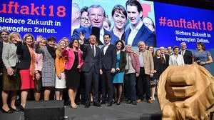 Siegesgewiss: Wilfried Haslauer (ÖVP) und sein Team